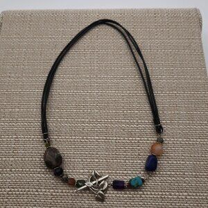 16 Inch Sterling Silver And Leather Stones Leaf Clasp Necklace B427